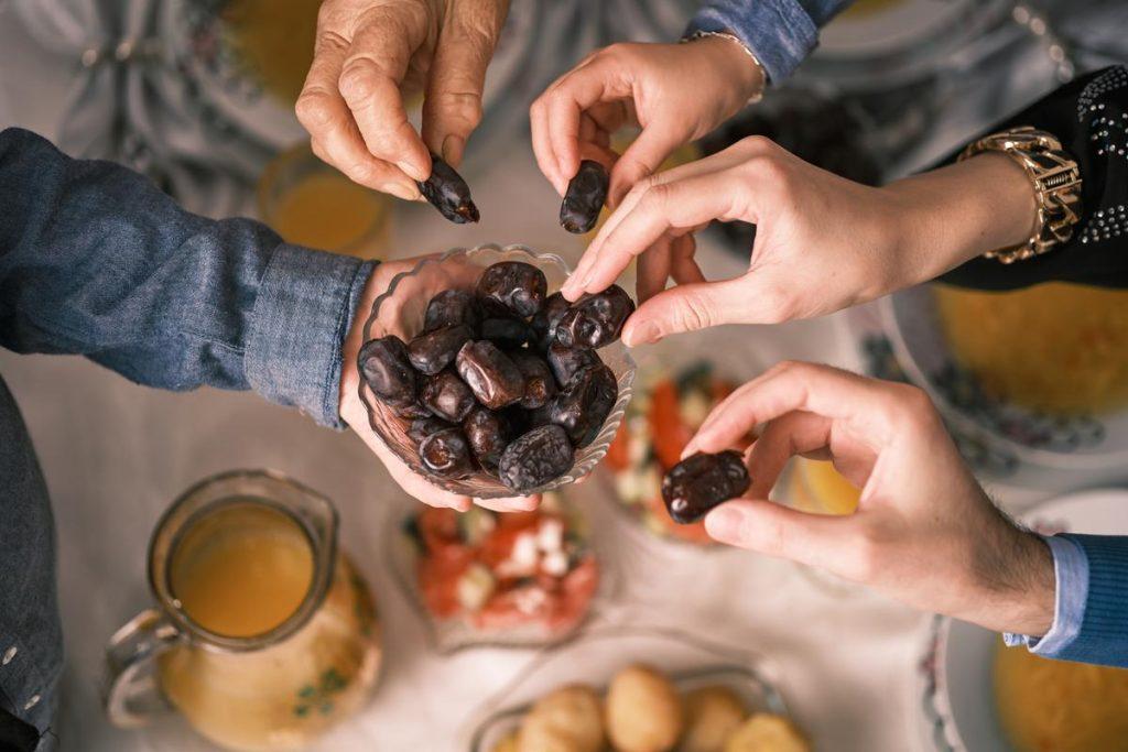 खजूर खाने के फायदे और नुकसान Advantages and disadvantages of eating dates 5 खजूर खाने के फायदे और नुकसान
